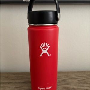 Red 18 oz wide mouth hydro flask